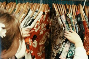 Moda na wiosnę 2022 - poznaj najgorętsze trendy sezonu