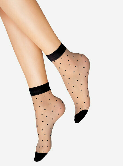 Przezroczyste skarpetki w kropki - nie tylko do szpilek
